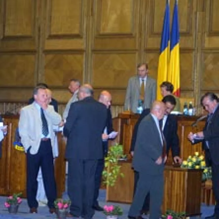 Alianta PNL-PD si-a impus secretarul general la Senat