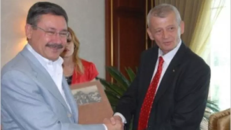 Ankara: Sorin Oprescu in vizita oficiala, la invitatia omologului sau turc, Melih Gokcek