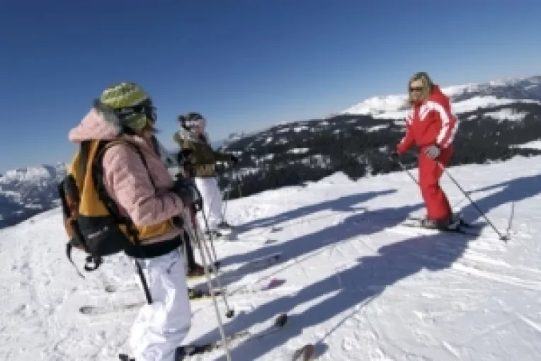 Aplicatii de la Orange pentru iubitorii sporturilor de iarna : i-Rewind si Info Ski 