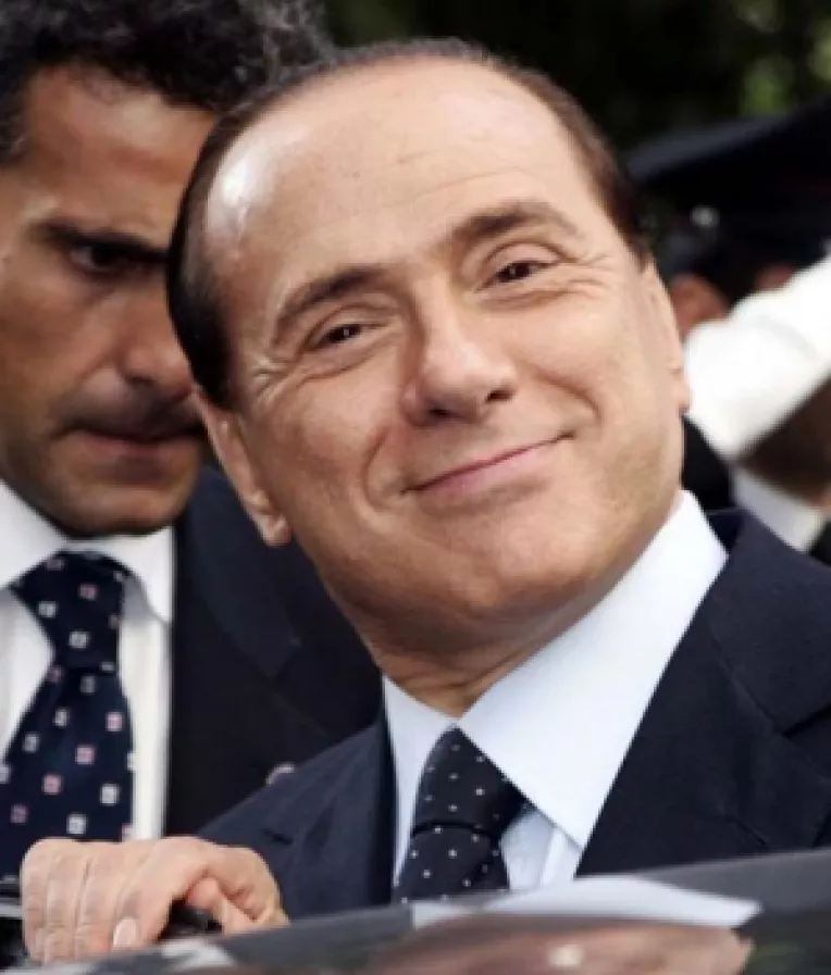 Berlusconi, anchetat pentru abuz in serviciu