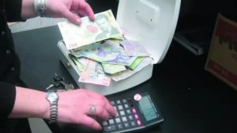 Impozitul forfetar, "domolit" pentru firmele mari