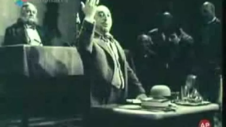 Premierul Dacian Ciolos este un fel de Farfuridi vorbind despre reforma din temelii a sistemului