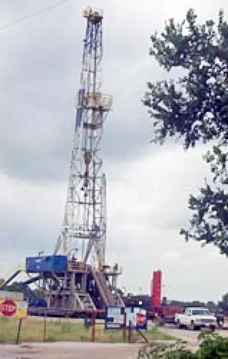 Pretul petrolului scade la bursa