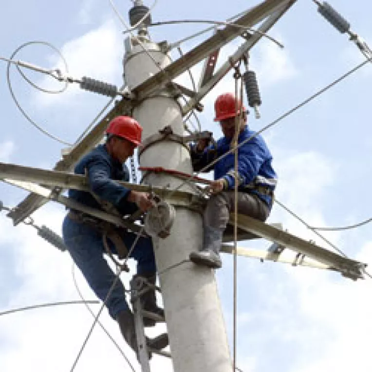 Scandalul afacerilor cu energie a ramas in bezna