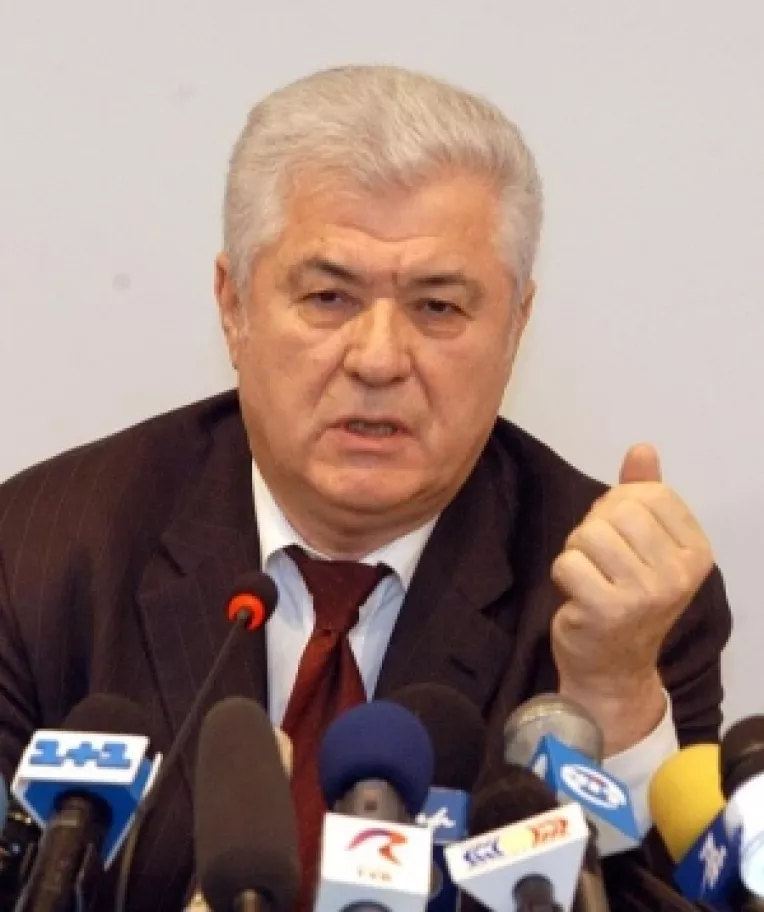 Voronin intarzie convocarea alegerilor anticipate